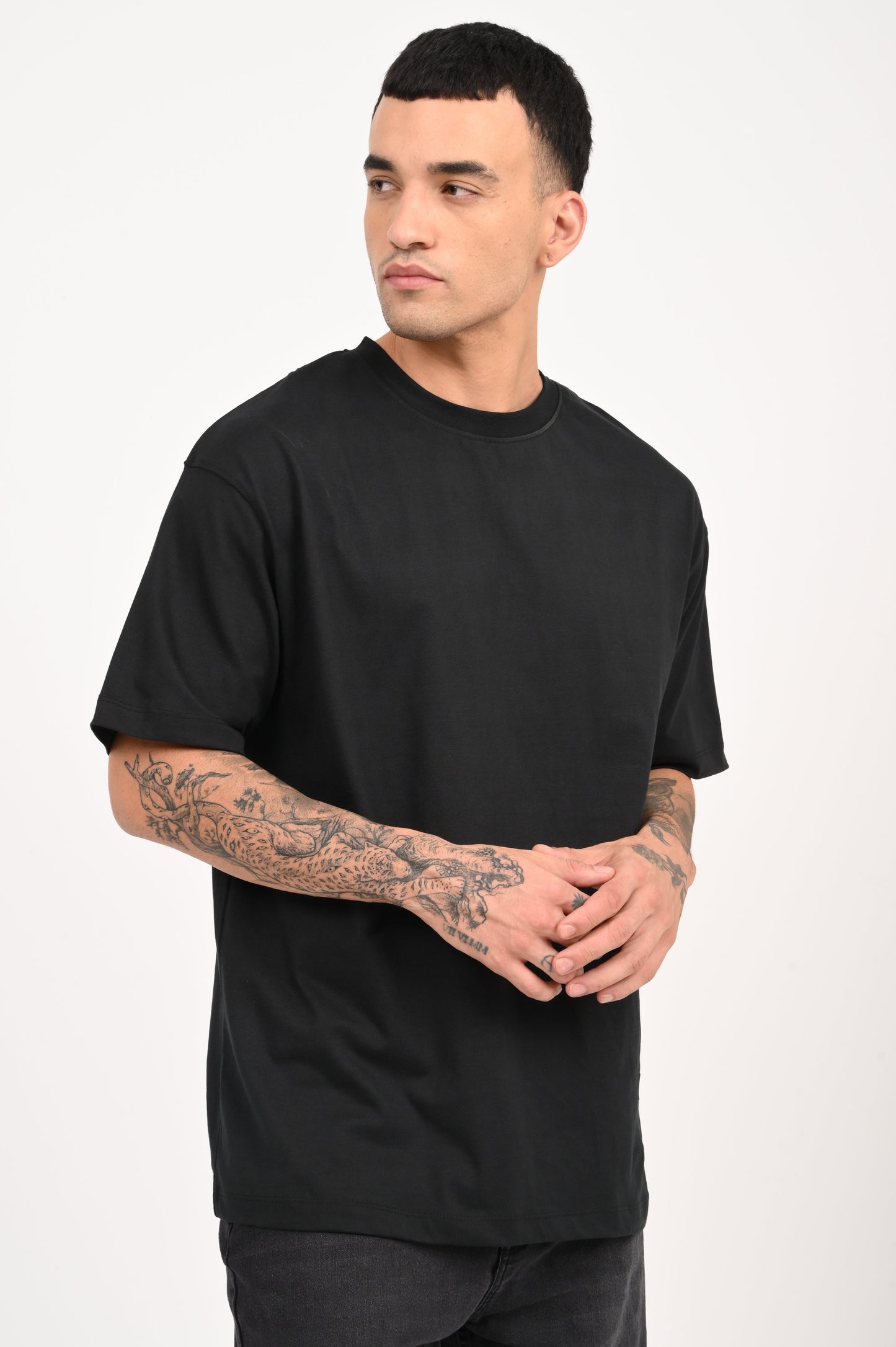 Pack of 4 Oversized T-shirts - Black/White/Red/Blue